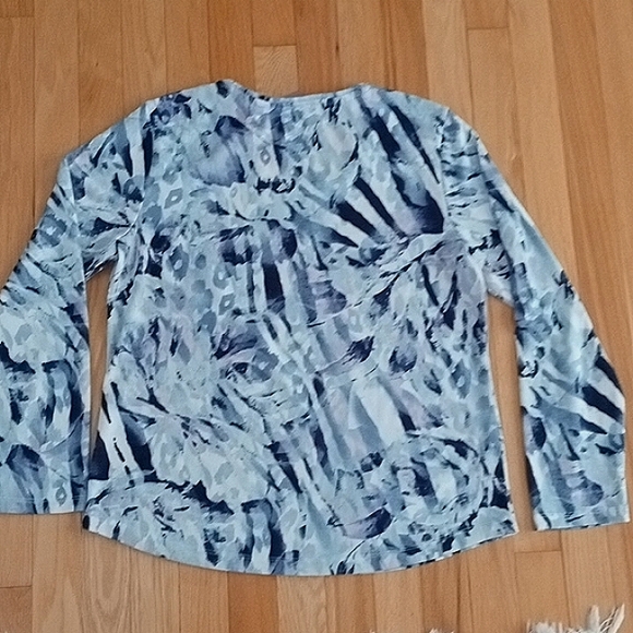 Woman's Chico's Long Sleeve Print Top Medium - Picture 6 of 6